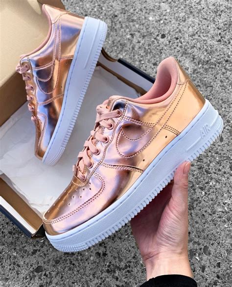 sneakers roze nike|Nike metallic rose gold shoes.